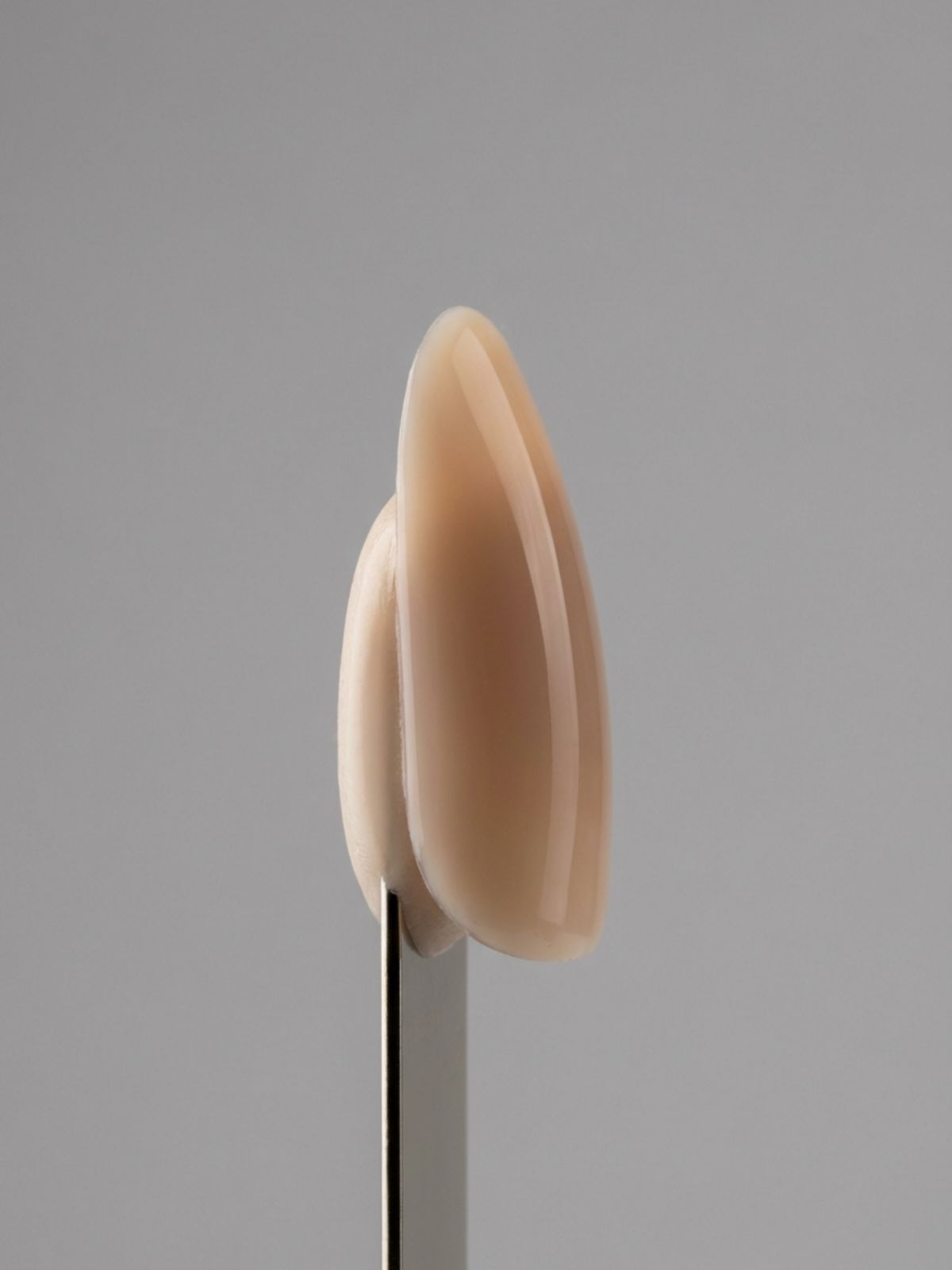 Best Press-On Nails for Office - Quality press-ons mimic the natural curve (apex) of the nail for better strength and realism.