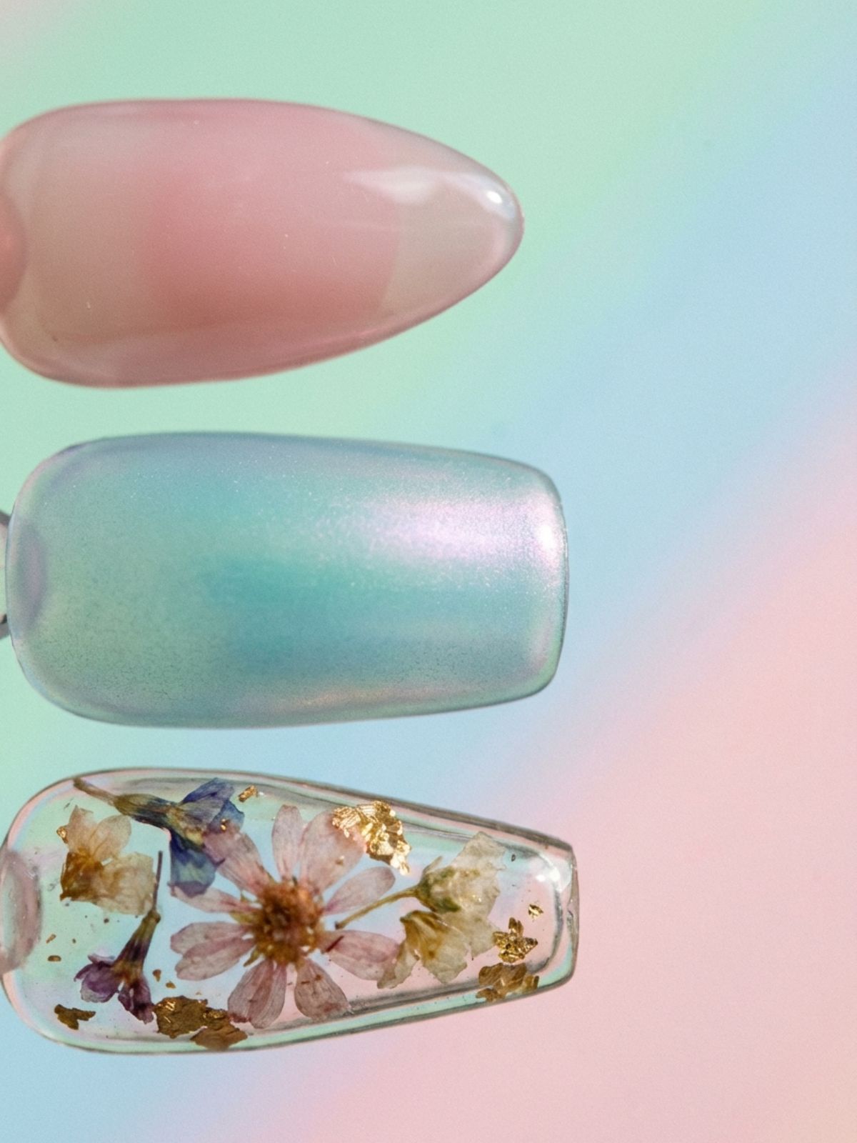 Press-On Nails vs Gel Nails - Choosing the right shape and translucency is key to a natural look.