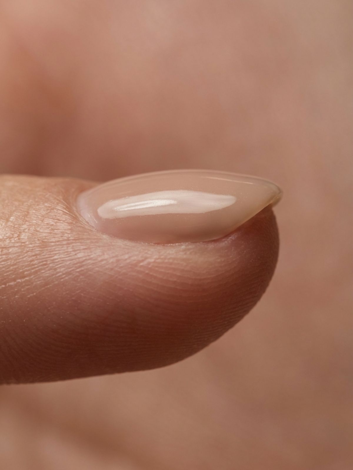 structured-gel-overlay-natural-nails Minimal Nails Without Extensions - Structured gel overlays provide the strength needed to grow out your natural nails.