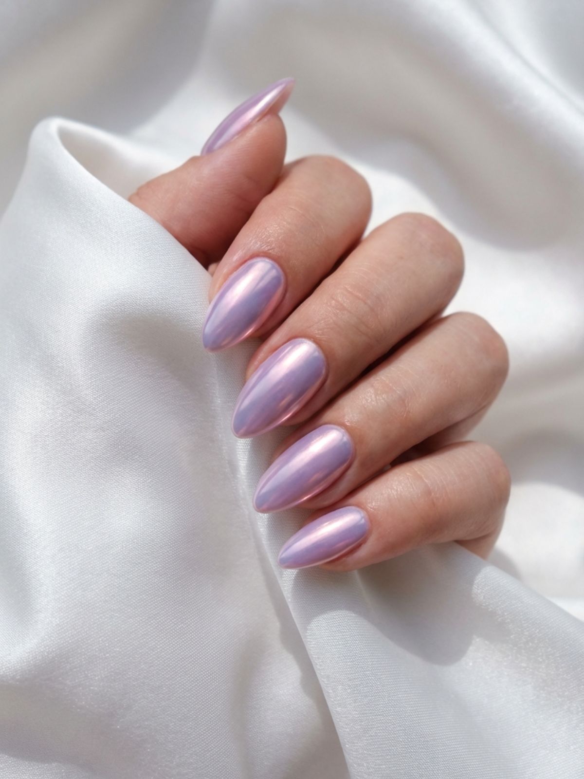 chrome glazed donut nails pearl Minimal Nails That Look Good on Camera - Capture the light with a pearlescent chrome finish that glows on camera.