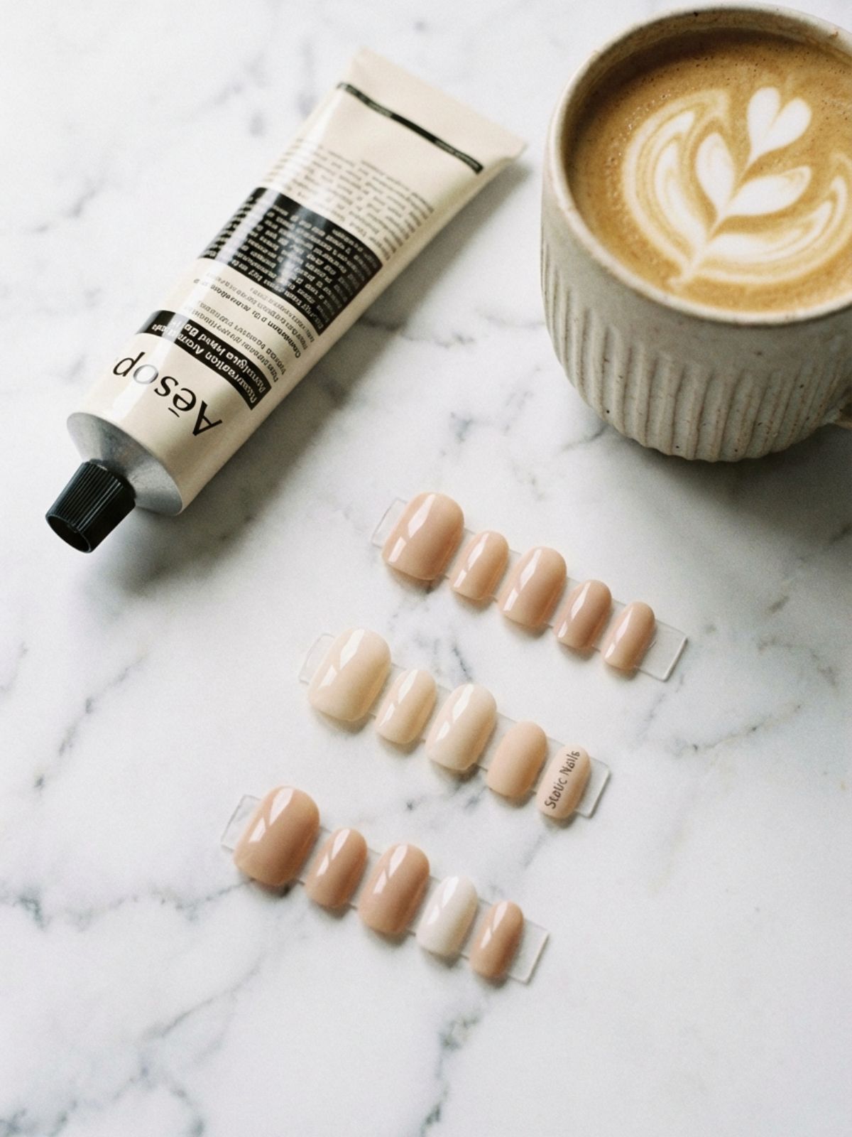 minimal-beauty-essentials-nude-nails Best Minimal Press-On Nails Under $15 - Press-on nails have become a staple in the modern minimalist's beauty kit.