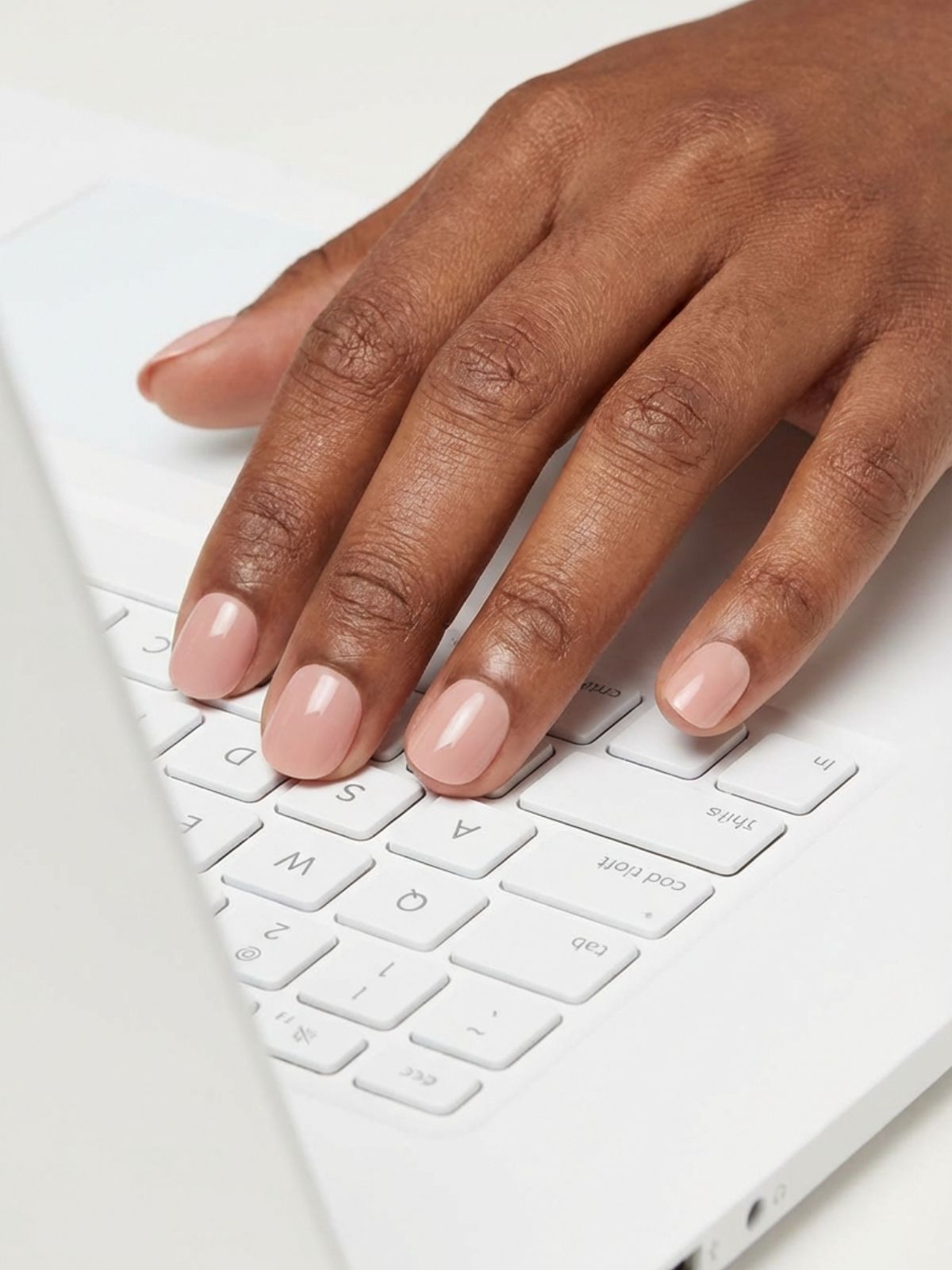 opi-xpress-on-soft-neutral-pink-nails Best Minimal Press-On Nails Under $15 - Short round shapes in classic neutral pinks are the ultimate low-maintenance luxury.